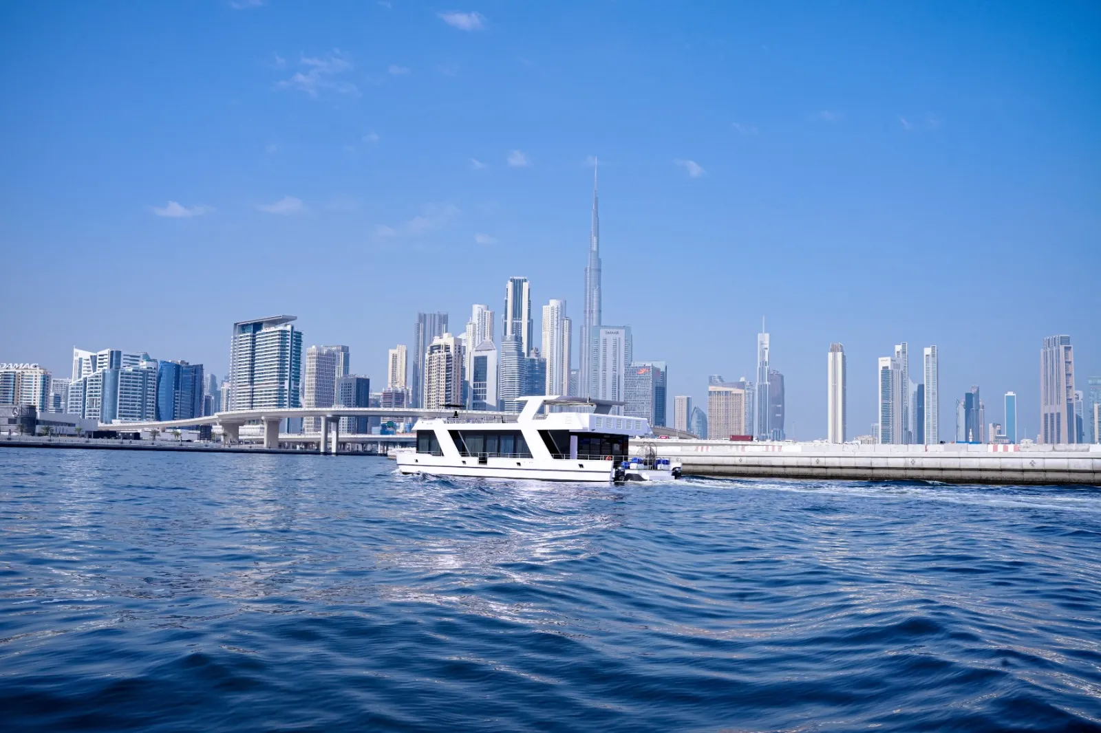 100 FT Bella Vita Yacht Dubai Cruise
