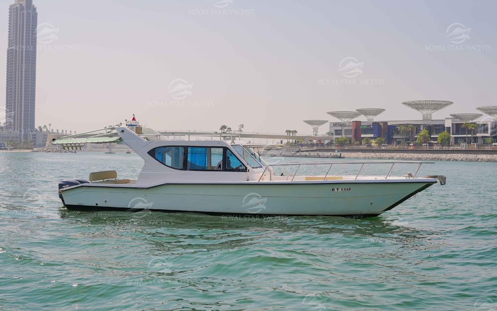 Side profile of 42 FT Speed Boat sailing in Dubai sea